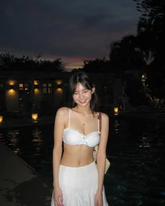Kiatisuk's Youngest Daughter Stuns with Summer Fitness Body - image 6