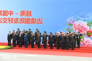 Official Welcoming Ceremony for Chinese Defense Minister Dong Jun in Vietnam - image 11