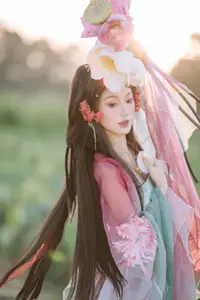 YiTuYu Vol.8746: Dong Chu Liu – Ethereal Beauty in Ancient Chinese Attire – Asian Art Photography - image 10