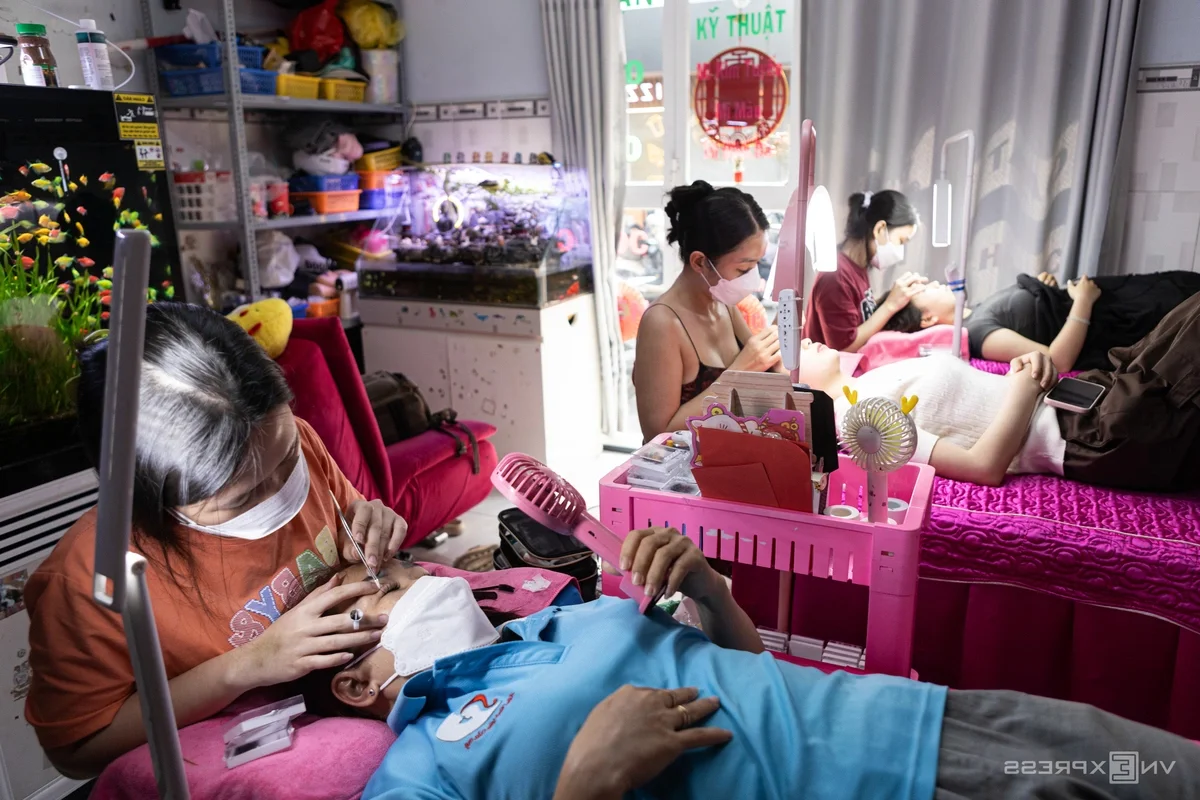 Year-End Rush: Inside the Booming Hair and Nail Salon Business