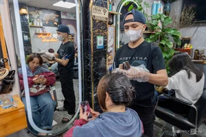 Year-End Rush: Inside the Booming Hair and Nail Salon Business - image 8