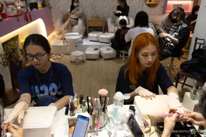 Year-End Rush: Inside the Booming Hair and Nail Salon Business - image 4