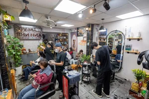 Year-End Rush: Inside the Booming Hair and Nail Salon Business - image 10