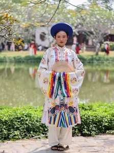 Ao Dai Museum Crowded with Visitors Capturing Beautiful Tet Holiday Photos in Ho Chi Minh City - image 8