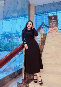 Vietnamese Star Updates: Quang Su Returns to Hanoi as Thuy Anh Stuns in Elegant Bare-Back Dress - image 17
