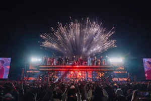 Call Me By Fire Concert Turns Cold Hanoi Winter into Summer Heat - image 19