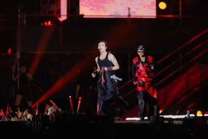 Call Me By Fire Concert Turns Cold Hanoi Winter into Summer Heat - image 1