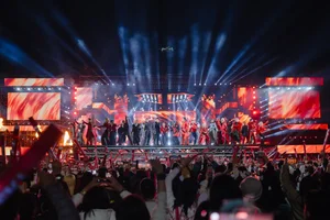 Call Me By Fire Concert Turns Cold Hanoi Winter into Summer Heat - image 9