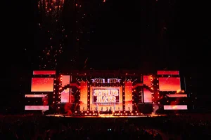 Call Me By Fire Concert Turns Cold Hanoi Winter into Summer Heat - image 6