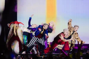 Call Me By Fire Concert Turns Cold Hanoi Winter into Summer Heat - image 13