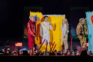 Call Me By Fire Concert Turns Cold Hanoi Winter into Summer Heat - image 3