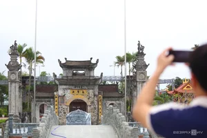 A Journey Through Time: Exploring the Ancient Relics of Ho Xuan Huong's Hometown - image 9