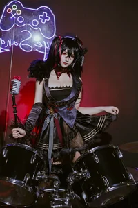 Stunning Taihou Idol Cosplay by Jiuqu Jean: A Fusion of Gaming and Art - image 13