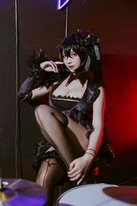 Stunning Taihou Idol Cosplay by Jiuqu Jean: A Fusion of Gaming and Art - image 9