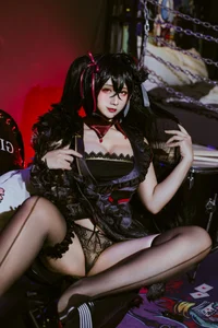 Stunning Taihou Idol Cosplay by Jiuqu Jean: A Fusion of Gaming and Art - image 10