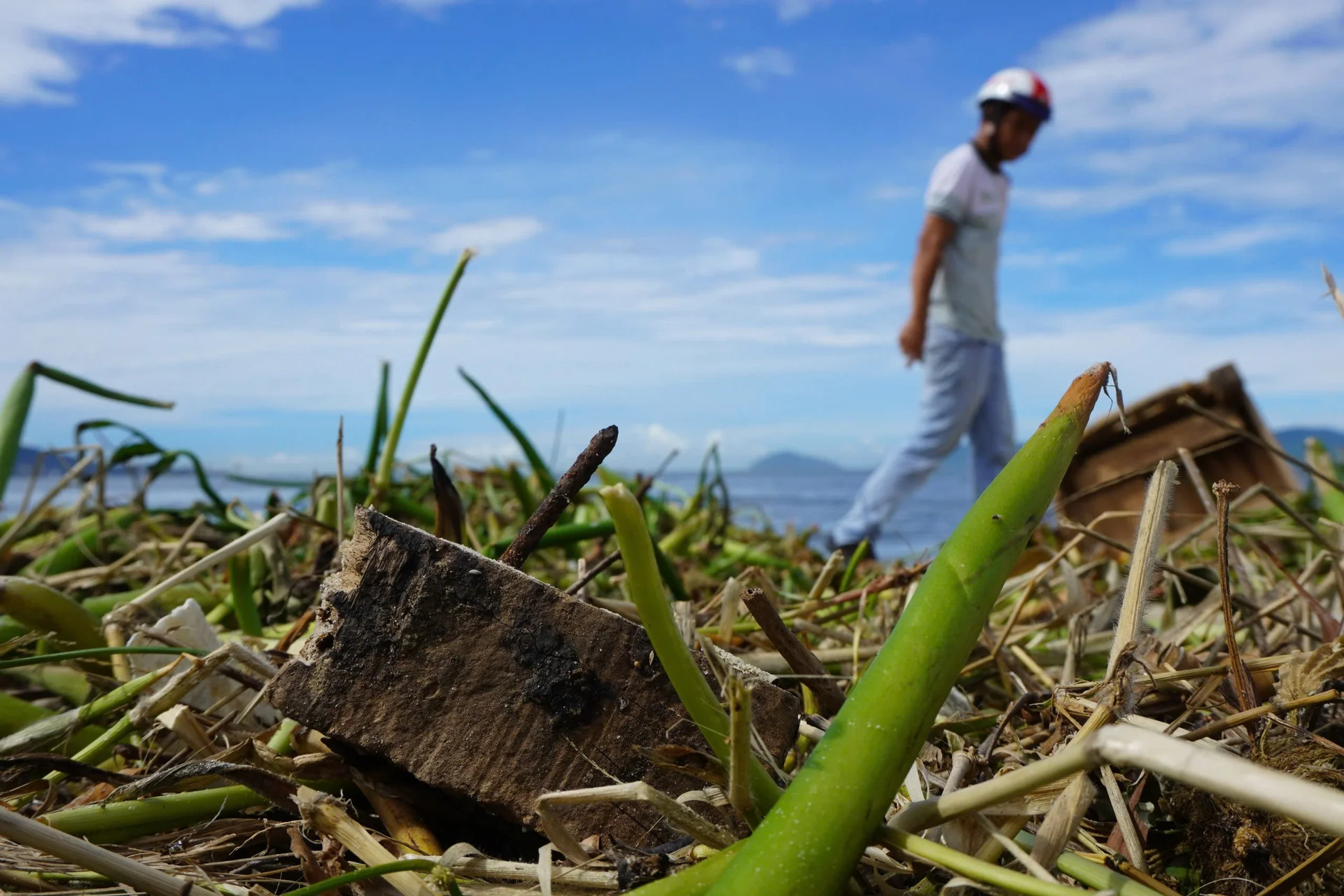 Da Nang Beaches Face Massive Cleanup After 10 Tons of Trash Wash Ashore
