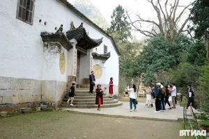 Discovering the Historic Hmong King Mansion in the Rocky Highlands of Ha Giang - image 23