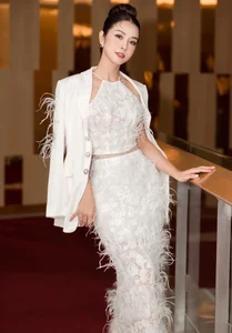 Miss World Vietnam Luong Thuy Linh Shares Heartwarming Photos with Her Mother - image 0