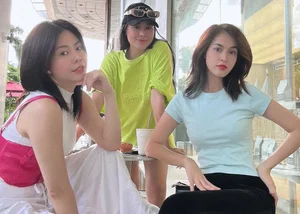 Miss World Vietnam Luong Thuy Linh Shares Heartwarming Photos with Her Mother - image 8