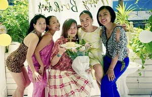 Miss World Vietnam Luong Thuy Linh Shares Heartwarming Photos with Her Mother - image 10