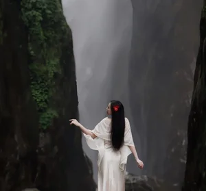 Discovering Dragon Waterfall: Nature's Majestic Masterpiece - image 5