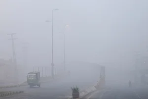 Pakistan Smog Crisis: Record Pollution Levels Impacting Millions in Lahore and Beyond - image 0