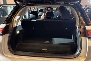 Foxtron Cavira: The iPhone Maker’s New Electric Vehicle Debuts with High Expectations - image 11