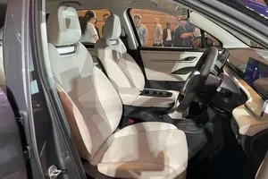Foxtron Cavira: The iPhone Maker’s New Electric Vehicle Debuts with High Expectations - image 7