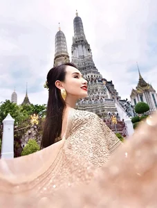 Mai Ngoc’s Golf Course Elegance and Duc Phuc’s Charming Style Update - image 3