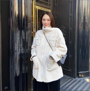 How Linh Rin Cleverly Styles Her Chic Maternity Outfits - image 1