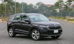 Huge October Price Drops on Imported Cars in Vietnam Market - image 0