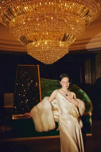 Vietnamese Showbiz News: Tang Nhat Tue House and Tieu Vy - image 3