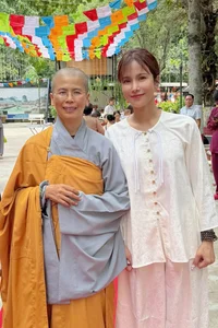 Vietnamese Showbiz News: Tang Nhat Tue House and Tieu Vy - image 14