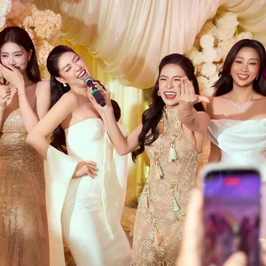 Vietnamese Showbiz News: Tang Nhat Tue House and Tieu Vy - image 35