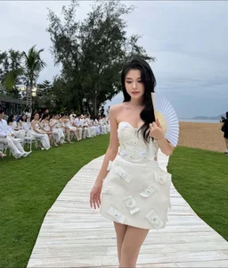 Vietnamese Showbiz News: Tang Nhat Tue House and Tieu Vy - image 25