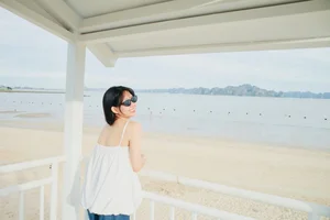 Aesthetic Travel Guide: Visiting the Viral White Hut at Bai Chay - image 5