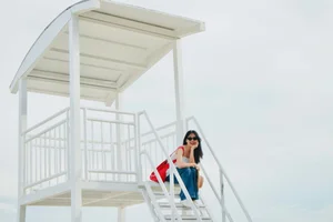 Aesthetic Travel Guide: Visiting the Viral White Hut at Bai Chay - image 7