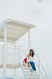 Aesthetic Travel Guide: Visiting the Viral White Hut at Bai Chay - image 0