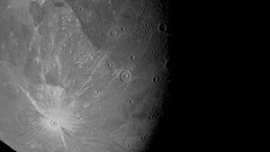 Unveiling the Secrets of the Largest Impact Crater in the Solar System - image 7