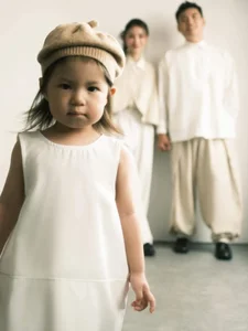 Salim and Long Hat Nhai Share Stunning Family Photoshoot - image 3