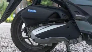 Honda PCX160 Review: The Return of the Touring King with Advanced Technology and Unbeatable Value - image 4