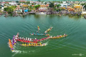 Traditional Boat Racing Festival on the Perfume River in Hue Vietnam - image 10