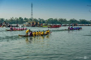 Traditional Boat Racing Festival on the Perfume River in Hue Vietnam - image 9