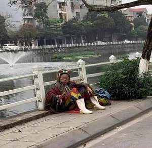Vietnamese Social Media Personality Bella Surprises Netizens by Traveling Across Vietnam with a Wheelbarrow - image 2