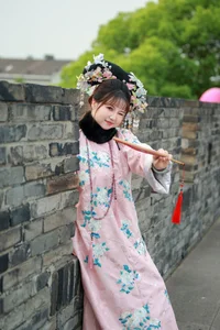 Minimalist Portrait Expressions: YiTuYu Art Language Vol.9792 He He Zi - image 1