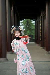 Minimalist Portrait Expressions: YiTuYu Art Language Vol.9792 He He Zi - image 3