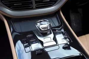Denza D9 2026: The Future of Luxury MPVs with Ultra-Fast Charging - image 5