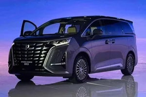 Denza D9 2026: The Future of Luxury MPVs with Ultra-Fast Charging - image 2