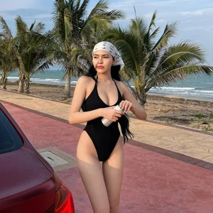 Stunning Gallery: Sinitra Kaensusadee, the Iconic Thai Model - image 13