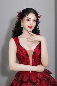 Ngoc Trinh Dazzles in a Dreamy and Glamorous Princess-Style Gown - image 1